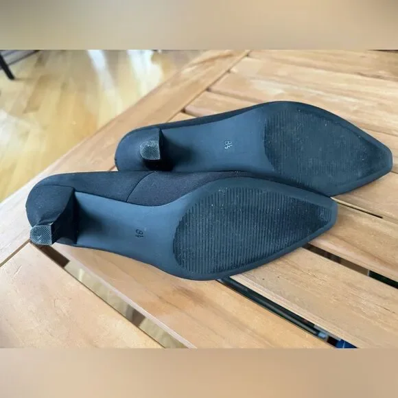 Coach and Four Black Pointed Toe Heels - Picture 2 of 4